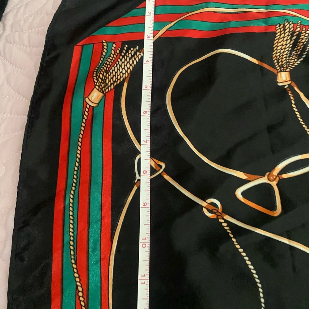 Elegant Black and Red Scarf